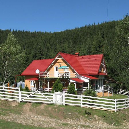 Podina Guest House Gyálukaluluj Kültér fotó