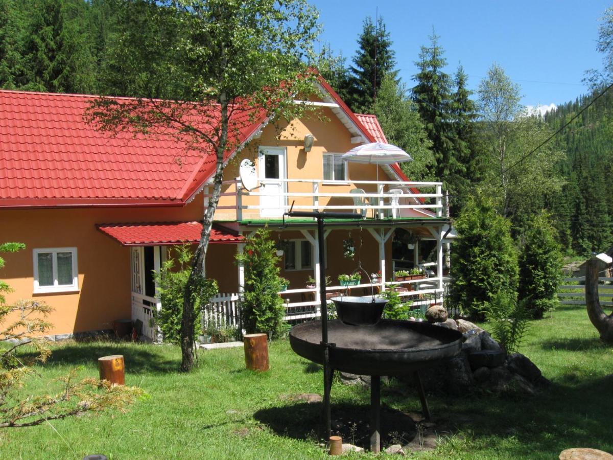 Podina Guest House Gyálukaluluj Kültér fotó