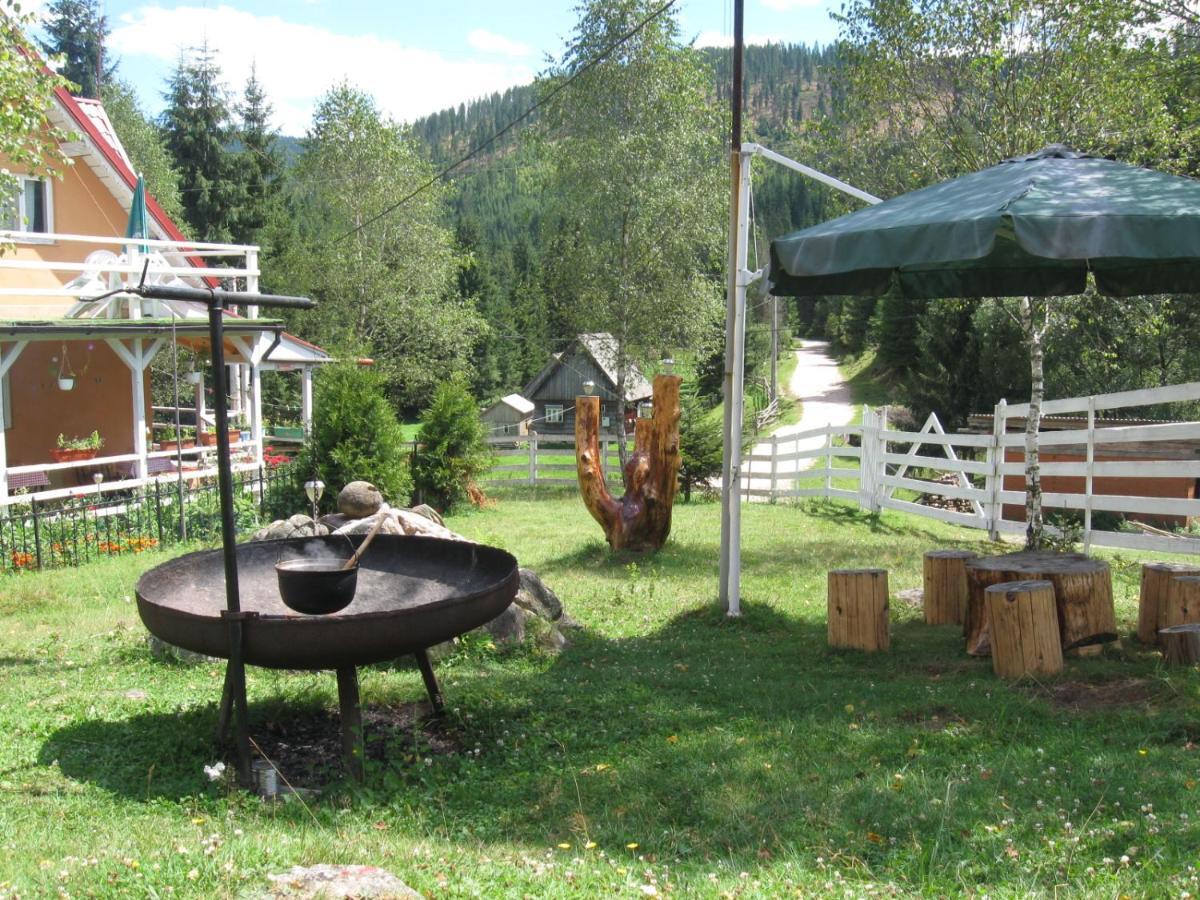 Podina Guest House Gyálukaluluj Kültér fotó